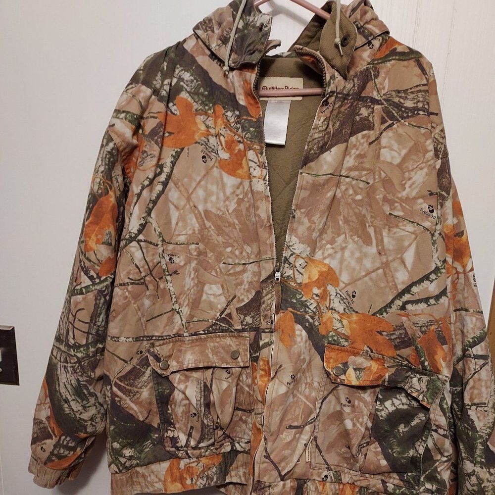 - Outfitters  Ridge  size 54-56  Excellent cond  2 X removable hood